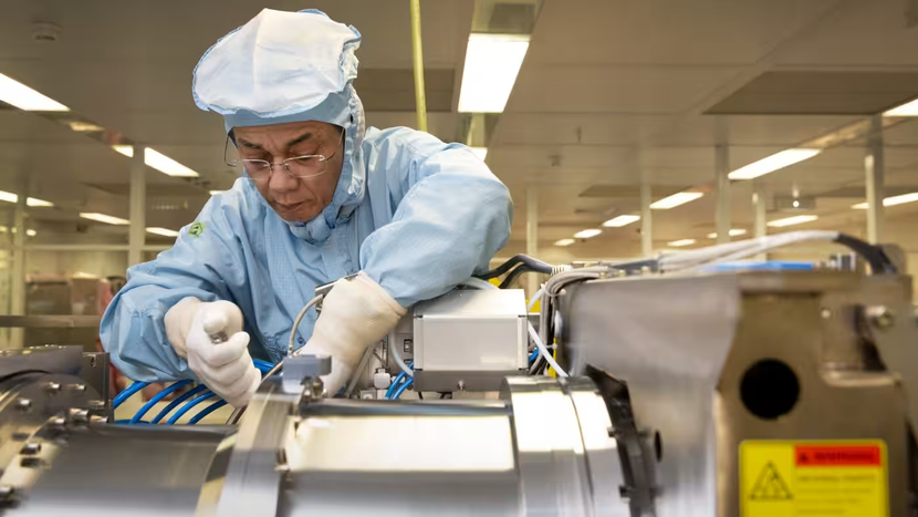 Trung Quốc nhập khẩu kỷ lục các thiết bị sản xuất chip- Ảnh 1.