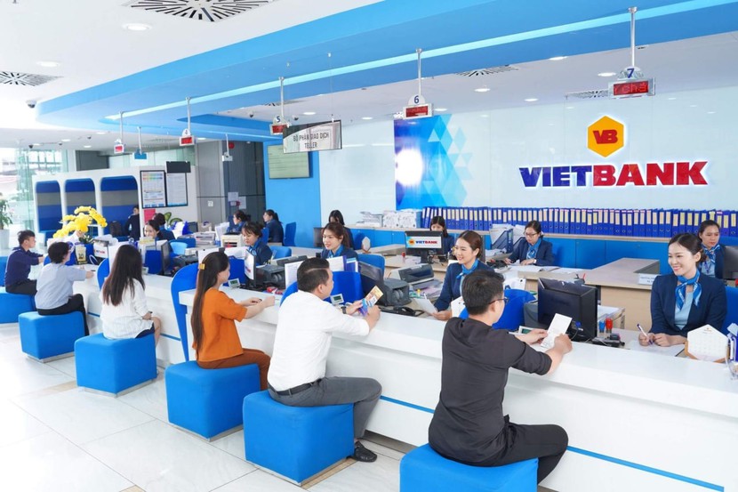 Lãi suất VietBank tháng 11/2023: Giảm tại các kỳ hạn - Ảnh 1.