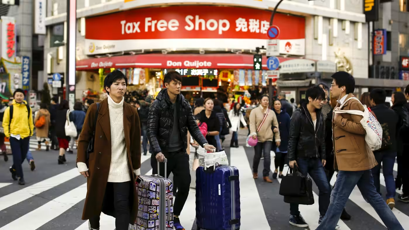 Nhật Bản xem xét sửa đổi quy định về mua sắm miễn thuế cho khách du lịch- Ảnh 1.