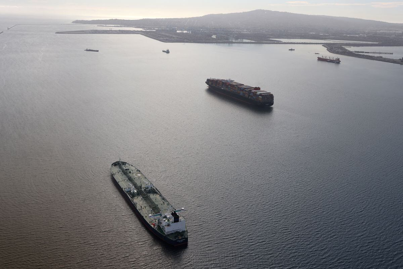 Xuất khẩu dầu thô của Mỹ đang tăng vọt lên mức cao kỷ lục - Ảnh 1.