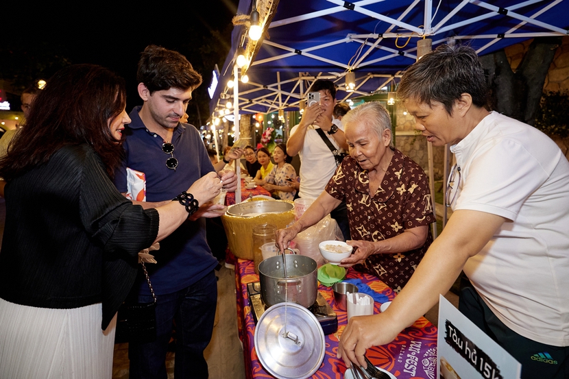 'Vui như đi chợ' là có thật tại chợ đêm bên biển Vui Phết trong mùa lễ hội- Ảnh 7.