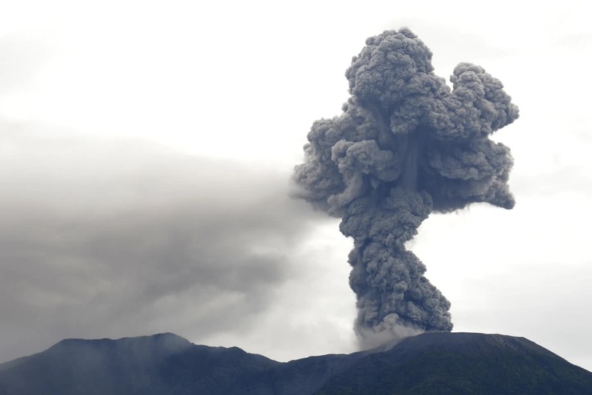 Núi lửa Marapi phun trào ở Indonesia, tìm thấy thi thể 11 nhà leo núi- Ảnh 2.