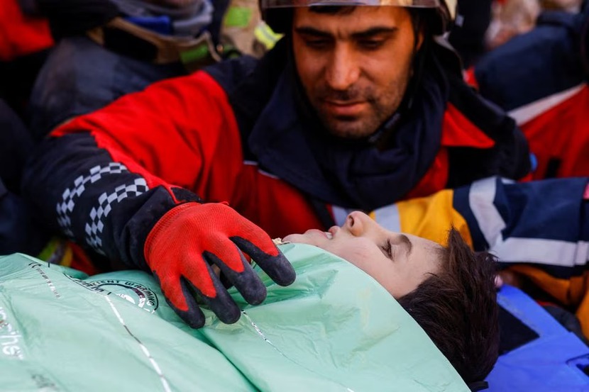 Hy vọng tìm thấy người sống sót trong trận động đất ở Thổ Nhĩ Kỳ và Syria đang cạn dần - Ảnh 1.