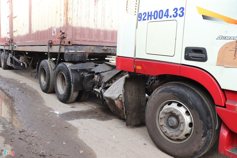 Xe khách lật nhiều vòng sau khi tông xe tải ở Quảng Nam, 8 người tử vong - Ảnh 3.