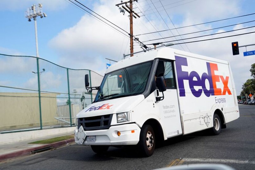 FedEx tiếp tục cắt giảm nhân viên và các vị trí cấp cao - Ảnh 1.