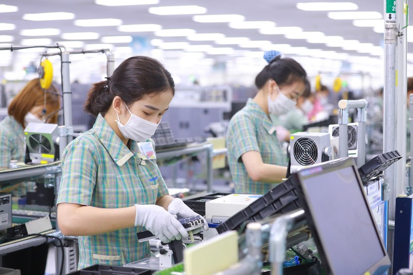 Năng suất lao động của Việt Nam rất thấp so với các nước trong khu vực - Ảnh 1.