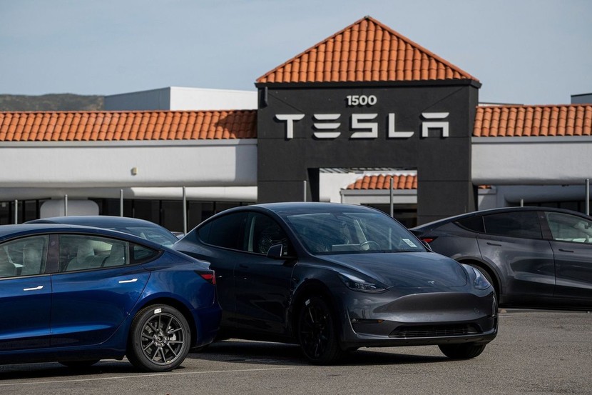 Elon Musk nói về Tesla thế hệ tiếp theo, có thể trình làng xe điện giá rẻ vào năm 2024  - Ảnh 3.