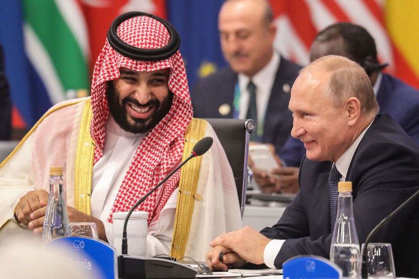 Liên minh dầu mỏ Nga - Saudi Arabia gây khó cho nỗ lực tái tranh cử của Tổng thống Mỹ - Ảnh 1.