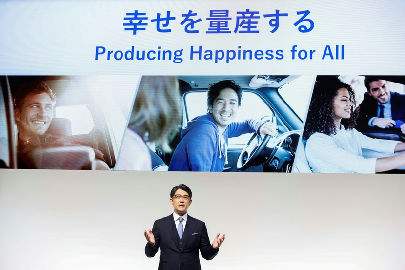 CEO Toyota: 'Phải tăng tốc để đuổi kịp thị trường xe điện Trung Quốc' - Ảnh 1.