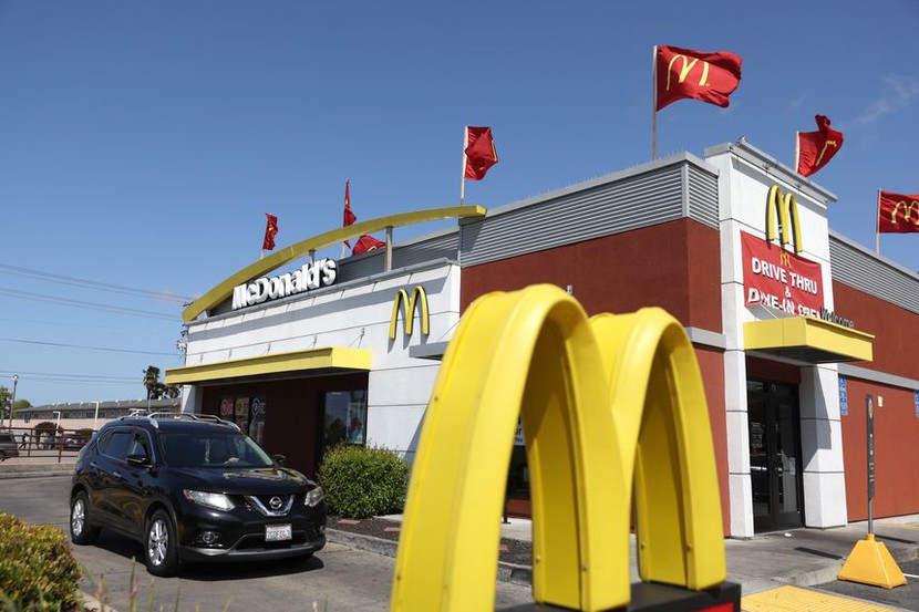 McDonald's tạm thời đóng cửa các văn phòng tại Mỹ, chuẩn bị thông báo sa thải  - Ảnh 2.