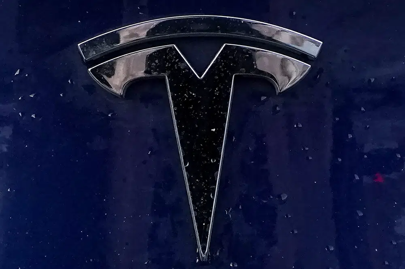 Tesla giảm giá tất cả các mẫu xe, lần giảm thứ 3 trong năm nay - Ảnh 1.