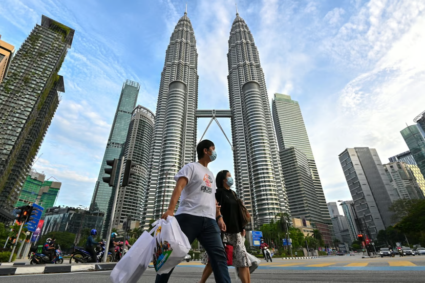 Malaysia cân nhắc nới 'visa vàng' để thu hút người giàu châu Á - Ảnh 1.