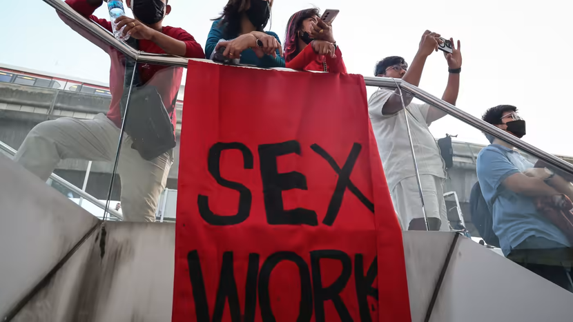 Gái mại dâm Thái Lan hy vọng bầu cử sẽ thay đổi cuộc đời họ - Ảnh 1.