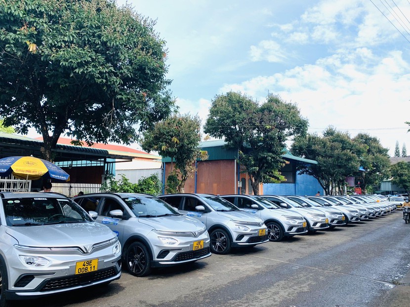 Lado Taxi mua thêm 300 xe VF 5 Plus, nâng đội xe điện lên gần 1.000 chiếc - Ảnh 1.