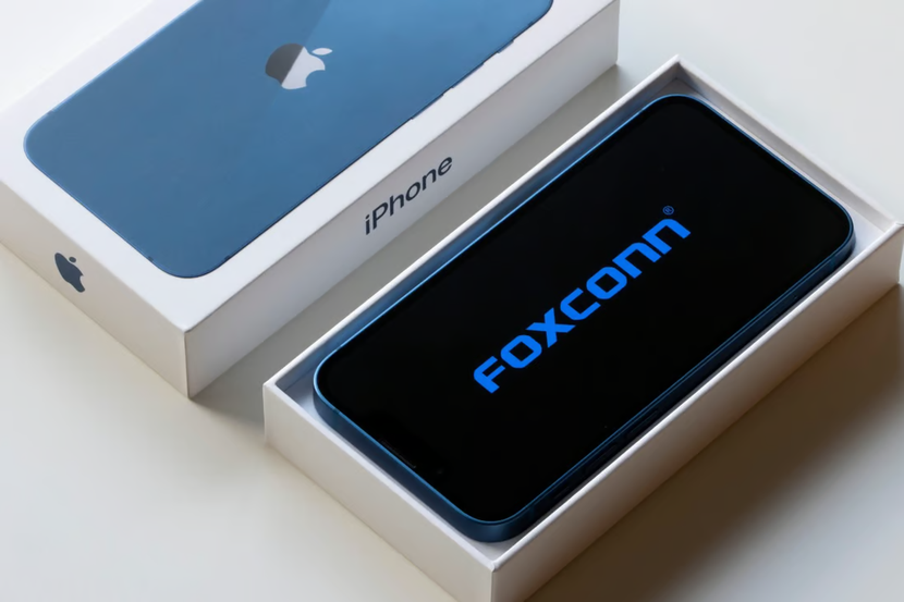 Foxconn tăng lương, thưởng cho công nhân tại nhà máy lắp ráp iPhone lớn nhất thế giới - Ảnh 1.