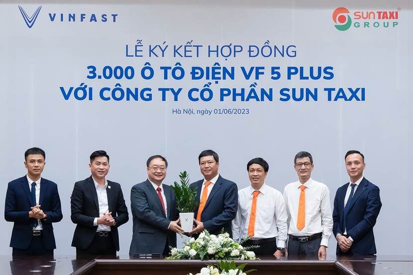 Sun Taxi mua 3.000 xe điện VinFast, tham gia thị trường taxi xanh cùng GSM - Ảnh 1.