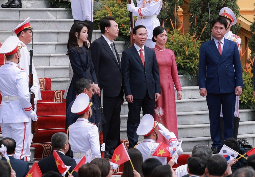 Đệ nhất phu nhân Hàn Quốc diện áo dài Việt Nam - Ảnh 5.