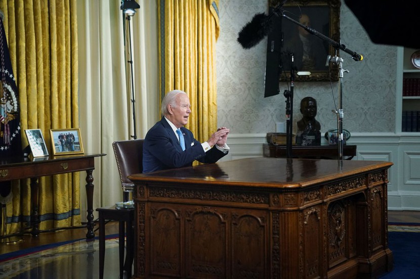 Tổng thống Biden ký luật giới hạn nợ, Mỹ thoát thảm họa vỡ nợ - Ảnh 1.