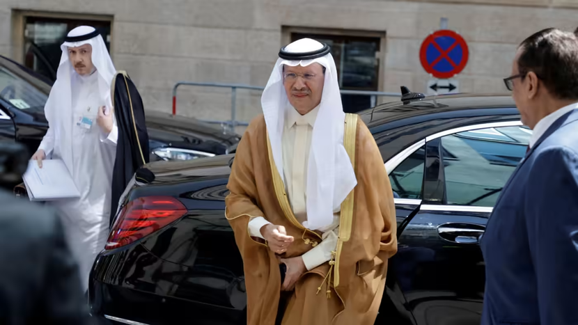 Ả Rập Xê Út cắt giảm sản lượng dầu lớn vào tháng 7 - Ảnh 1.