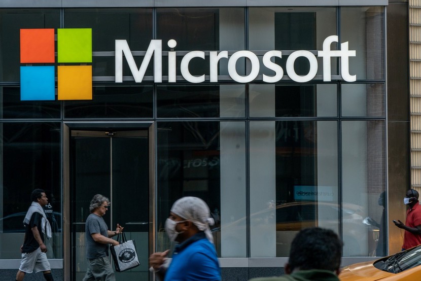 Microsoft xác nhận tiếp tục sa thải 10.000 nhân viên - Ảnh 1.