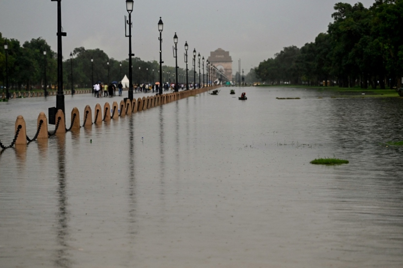 Hết nắng nóng, Ấn Độ lại hứng chịu lượng mưa lớn kỷ lục - Ảnh 4.