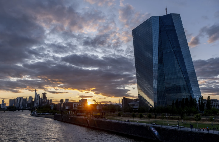 ECB có thể tăng lãi suất lần thứ 9 liên tiếp - Ảnh 2.
