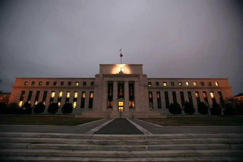 Fed lo lạm phát tăng trở lại, có khả năng sẽ tiếp tục nâng lãi suất - Ảnh 2.