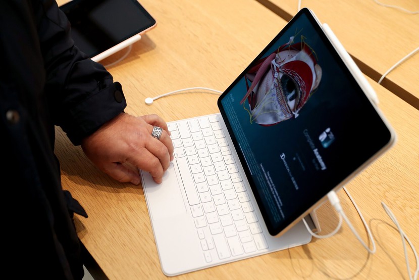 Apple đặt cược vào iPad Pro mới để vực dậy doanh số máy tính bảng - Ảnh 2.
