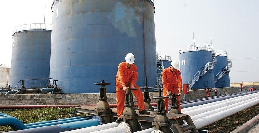 Trong 7 tháng, Việt Nam chi gần 5 tỷ USD nhập khẩu xăng dầu - Ảnh 1.