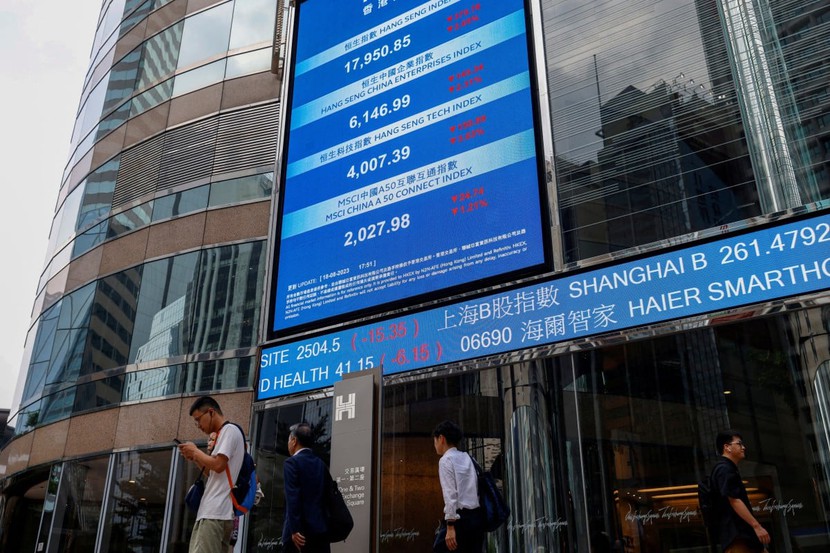 Cổ phiếu Alibaba giảm 4% sau khi cựu CEO Daniel Zhang rời khỏi - Ảnh 1.