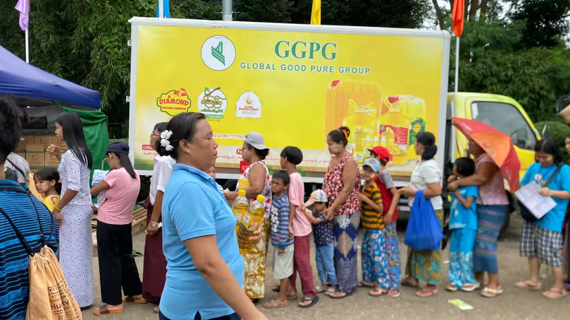 Cuộc chiến kiềm chế lạm phát của Myanmar gây ra tình trạng hỗn loạn vì dầu ăn - Ảnh 1.