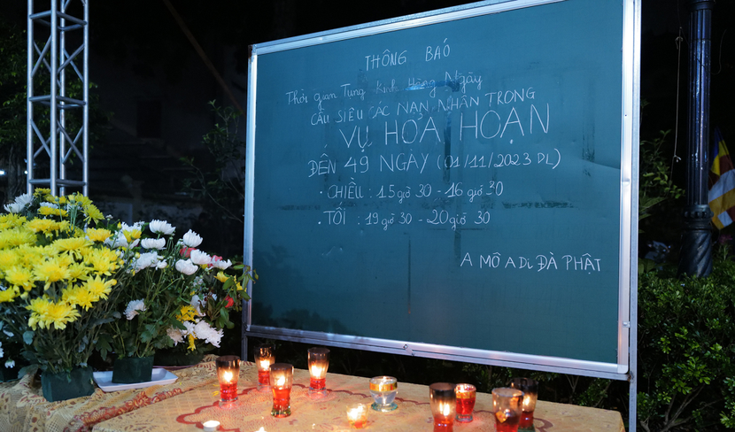 Người Hà Nội tưởng niệm 56 nạn nhân vụ cháy - Ảnh 2.