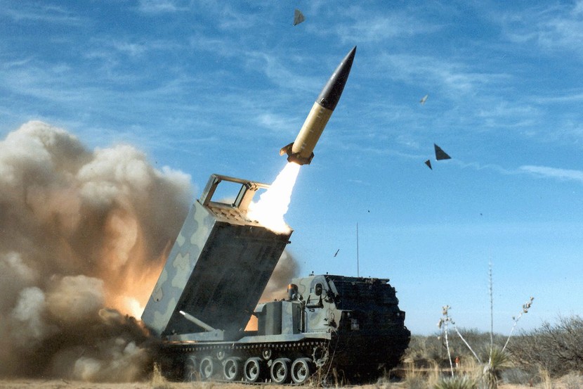 Ukraina đã được cung cấp tên lửa chiến thuật ATACMS? - Ảnh 1.