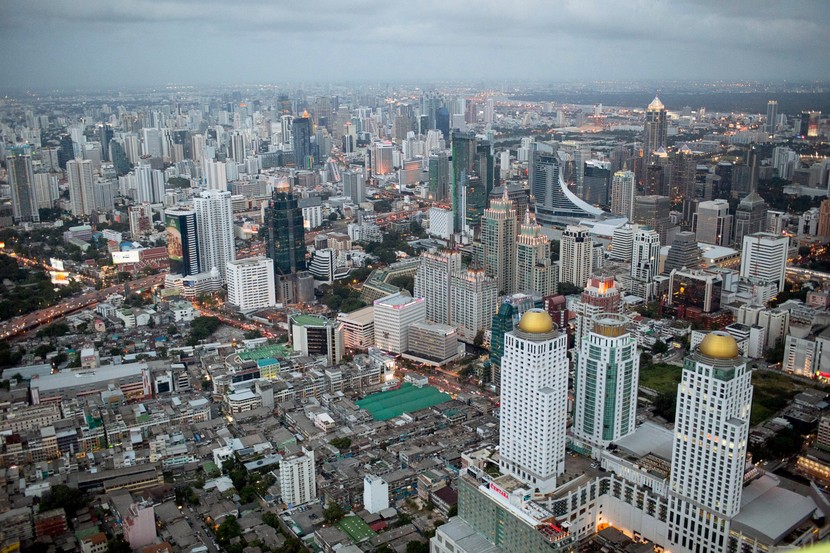 Nhà đầu tư Trung Quốc đua nhau bán tháo danh mục bất động sản ở nước ngoài - Ảnh 2.