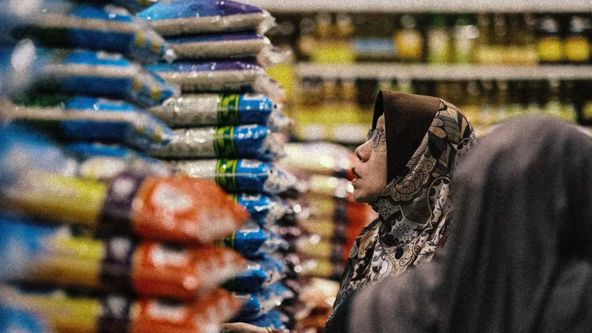 Malaysia vật lộn với tình trạng thiếu gạo trong bối cảnh giá toàn cầu tăng cao - Ảnh 1.
