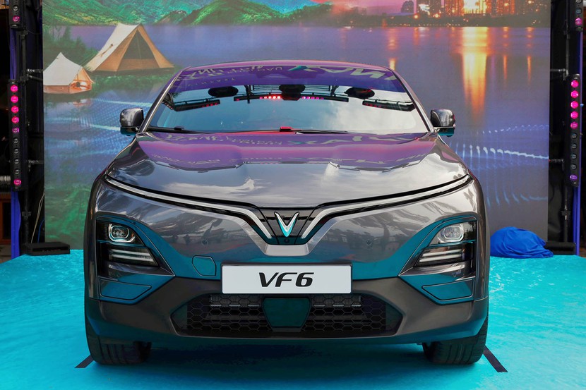 Vinfast chính thức ra mắt mẫu SUV điện VF 6 dành cho gia đình Việt - Ảnh 1.