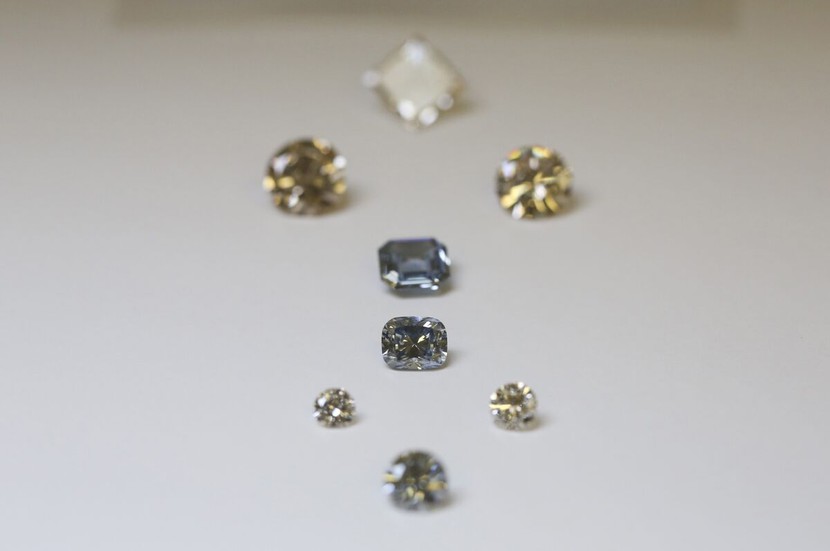 Giá kim cương đang rơi tự do ở một góc quan trọng của thị trường - Ảnh 4.