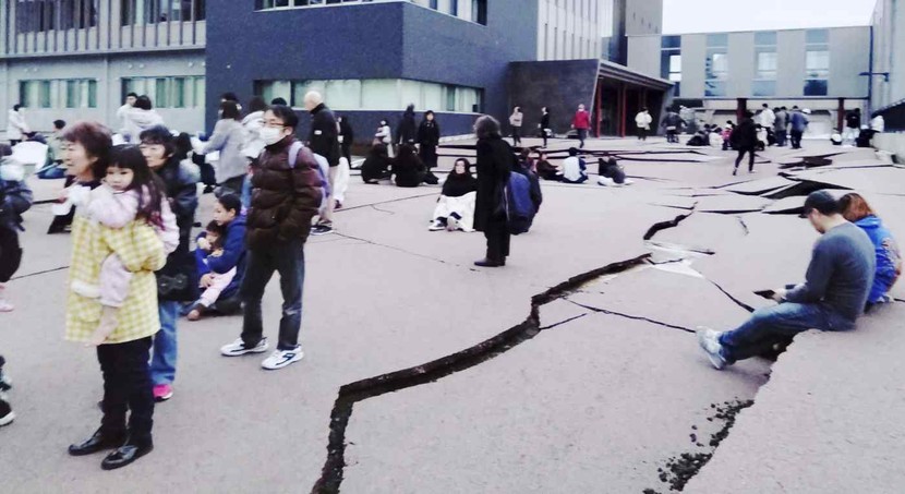 Động đất 7,4 độ Richter, cảnh báo sóng thần cao 5 m tại Nhật Bản- Ảnh 1.