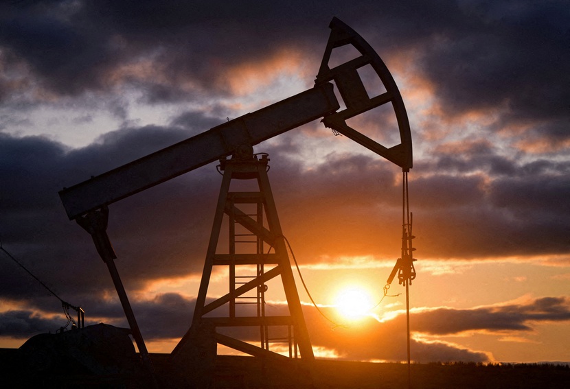 Giới chuyên gia nói gì về giá dầu trong năm 2024?- Ảnh 1.
