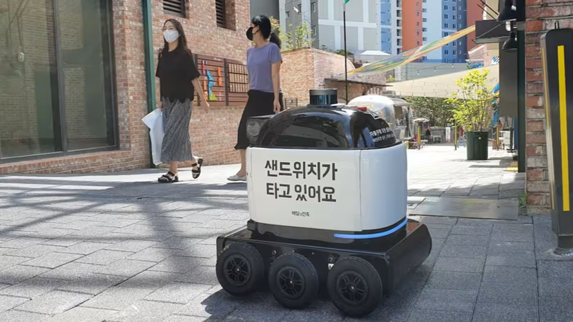 Được phép đi trên vỉa hè, robot giao hàng ở Hàn Quốc đã sẵn sàng nhận đơn- Ảnh 1.