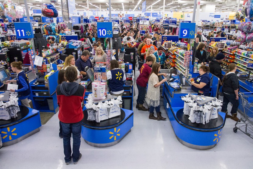 Walmart tăng lương thưởng trong khi Macy's cắt giảm hơn 2.000 nhân sự- Ảnh 2.