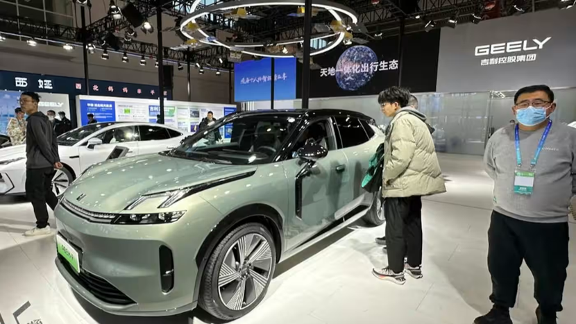 Ngành ôtô Trung Quốc tăng tự chủ chuỗi cung ứng bán dẫn- Ảnh 1.