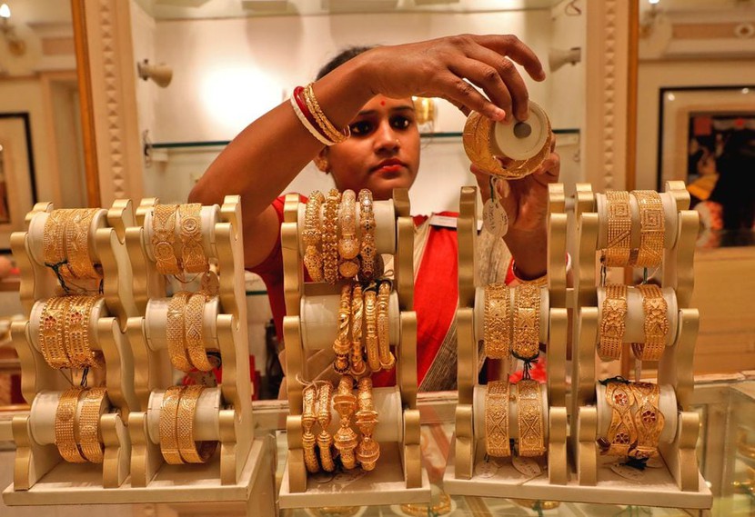 Ấn Độ tăng thuế nhập khẩu vàng, bạc trang sức- Ảnh 2.