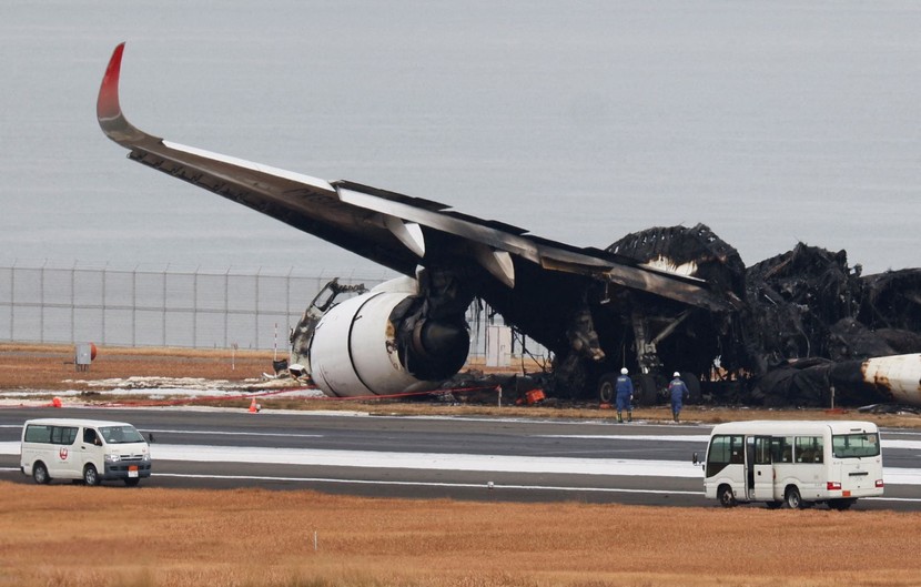 Japan Airlines thiệt hại hơn 100 triệu USD do tai nạn máy bay- Ảnh 1.