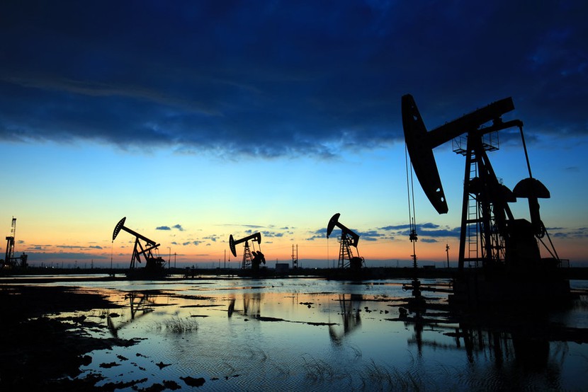 Standard Chartered: Nhu cầu dầu sẽ tiếp tục tăng trưởng mạnh trong năm 2024 và 2025- Ảnh 3.