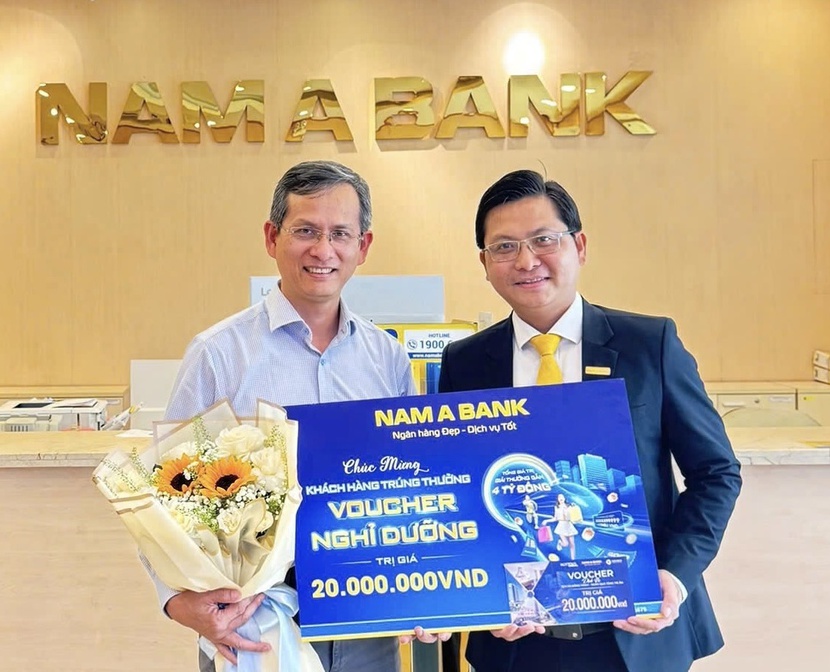 Nam A Bank trao giải đợt 1 chương trình '32 năm đồng hành - Ngàn quà tặng tri ân'- Ảnh 1.