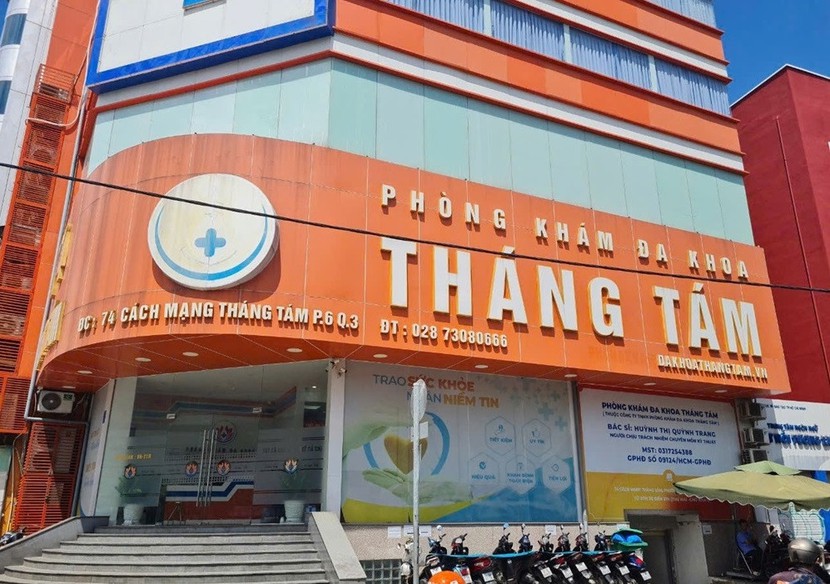 Phòng khám đa khoa Tháng Tám 'vẽ bệnh, moi tiền', ép thai phụ trả 65 triệu đồng- Ảnh 1.