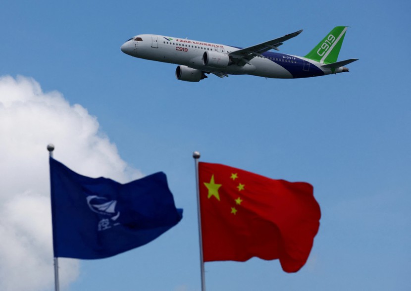 Vừa ra mắt quốc tế, máy bay nội địa Trung Quốc nhận được hàng chục đơn đặt hàng- Ảnh 1.