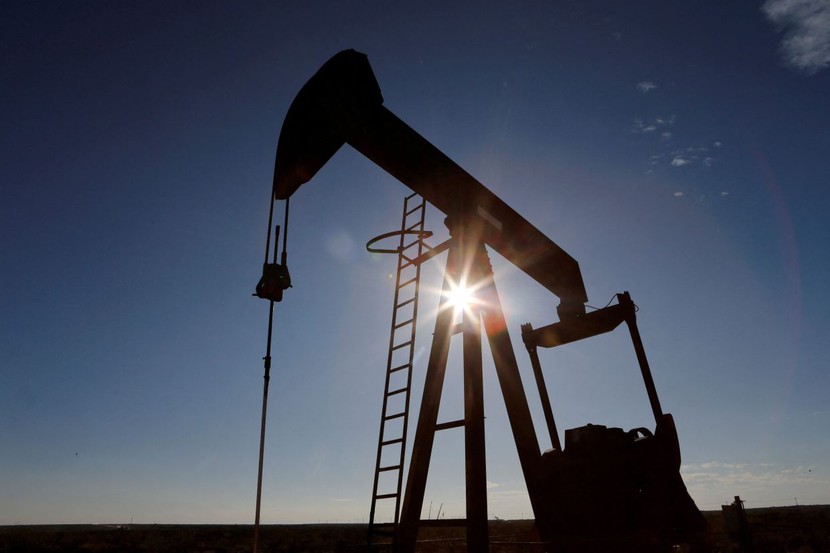 Nhà kinh doanh dầu hàng đầu thế giới dự báo nhu cầu dầu sẽ đạt đỉnh sau năm 2030- Ảnh 2.
