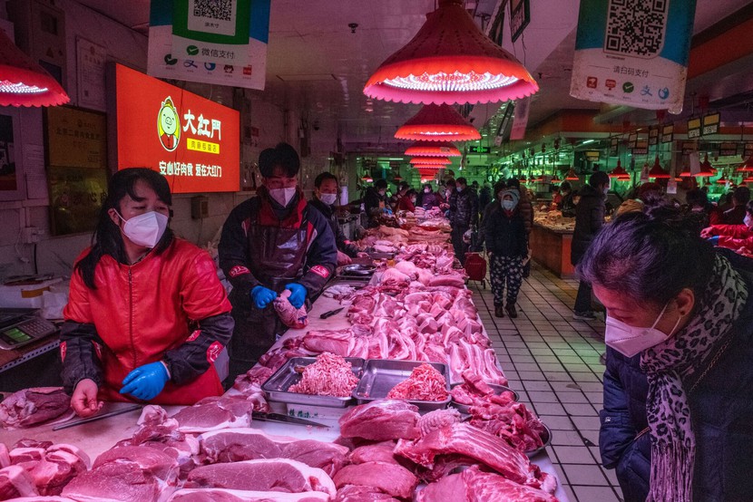 Trung Quốc: Nhu cầu thịt heo ảm đạm dịp Tết Nguyên đán cho thấy kinh tế ngày càng khó khăn- Ảnh 1.